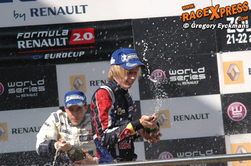 Hartley won de eerste Eurocup FR 2.0 race